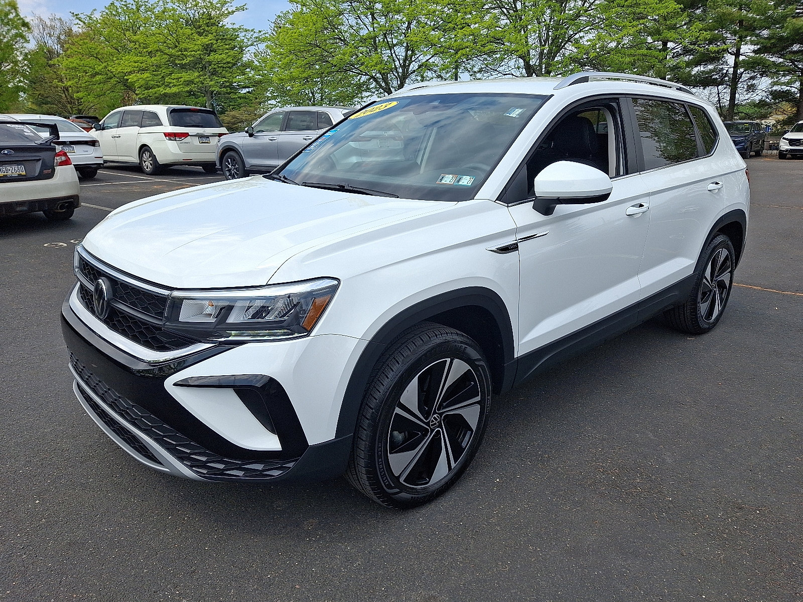 Used 2023 Volkswagen Taos SE AWD/4WD image 3
