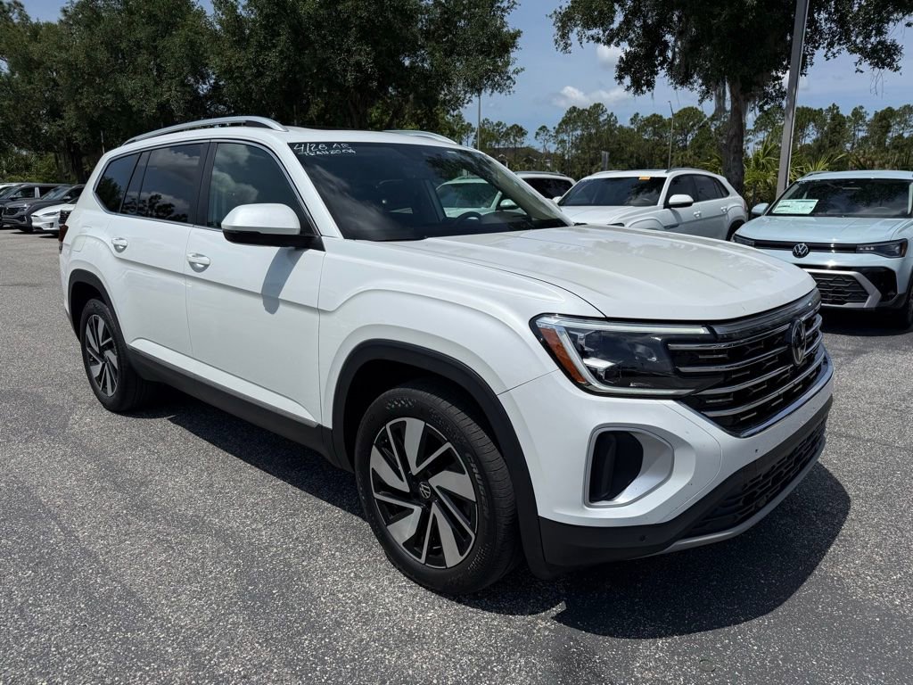 Used 2025 Volkswagen Atlas SEL AWD/4WD image 3