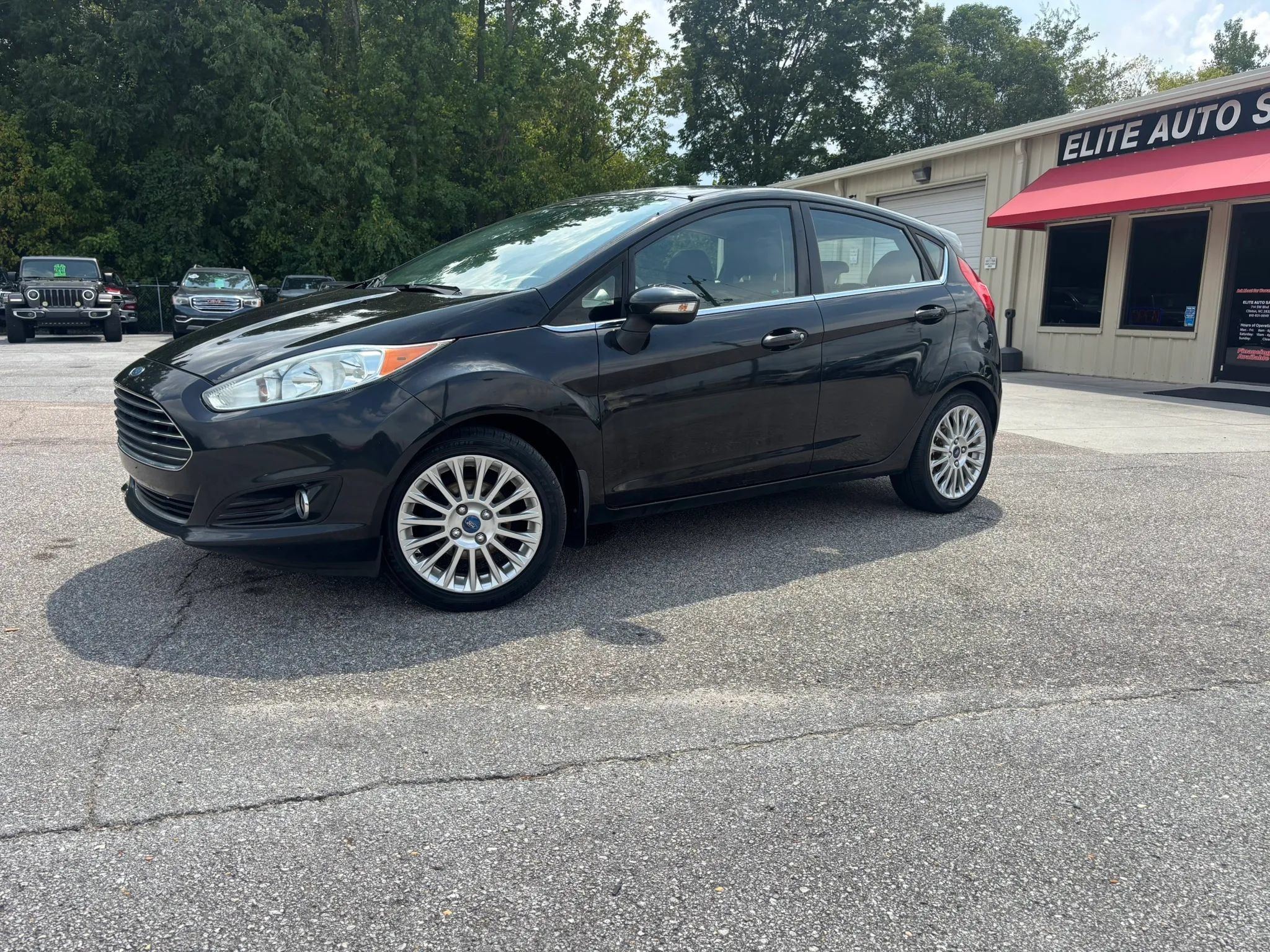 Used 2014 Ford Fiesta Titanium w/ Exterior Protection Package FWD image 2