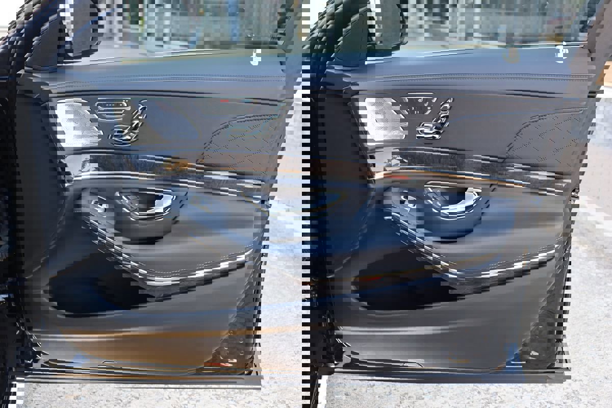 Used 2015 Mercedes-Benz S 63 AMG 4MATIC Sedan w/ Driver Assistance Package image 63