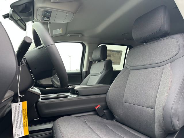 New 2025 Ford Expedition Active image 10