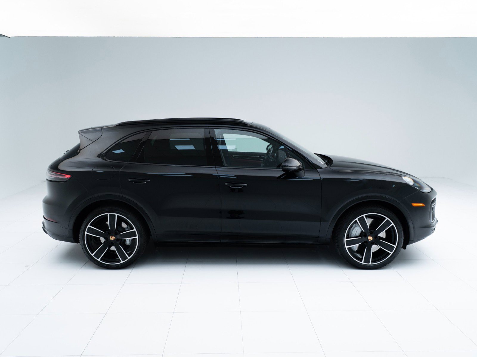 Certified 2023 Porsche Cayenne Turbo image 8