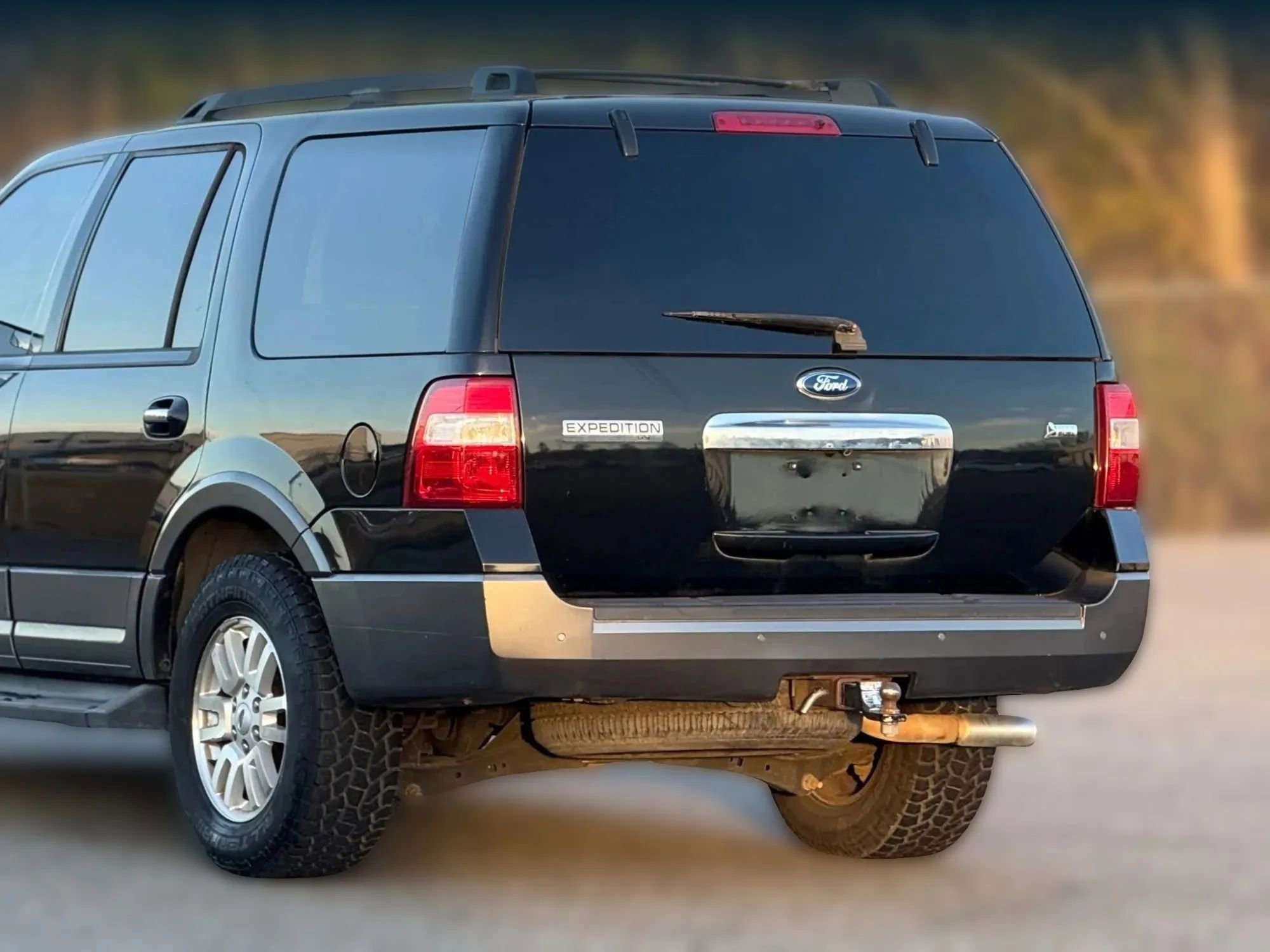 Used 2012 Ford Expedition XLT image 16