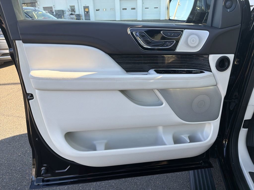Used 2023 Lincoln Navigator L Black Label image 10