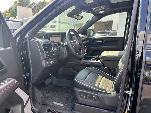 New 2026 GMC Yukon AT4 Ultimate w/ LPO, Floor Liner Package AWD/4WD image 14