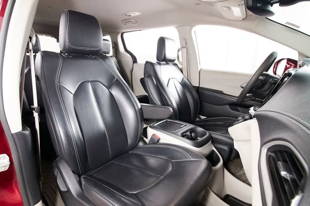 Used 2022 Chrysler Pacifica Touring-L AWD/4WD image 18