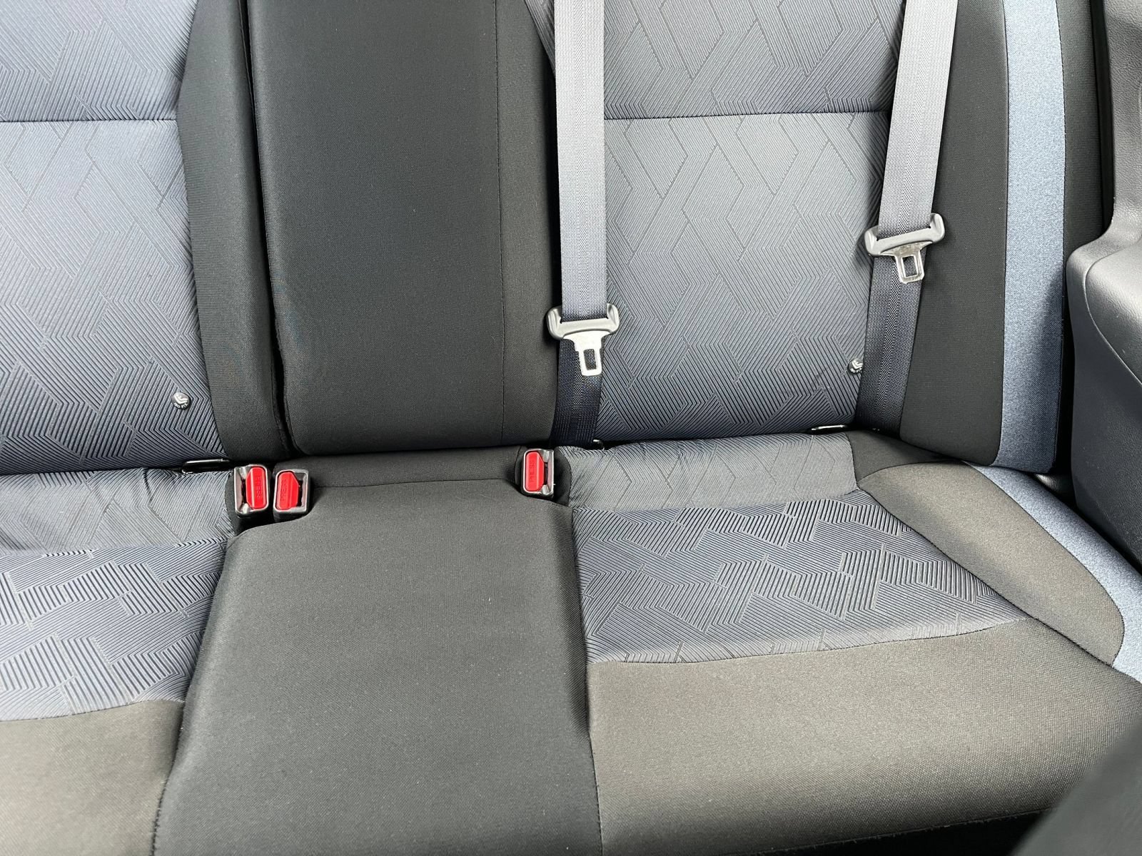 Used 2025 Nissan Versa SV FWD image 36
