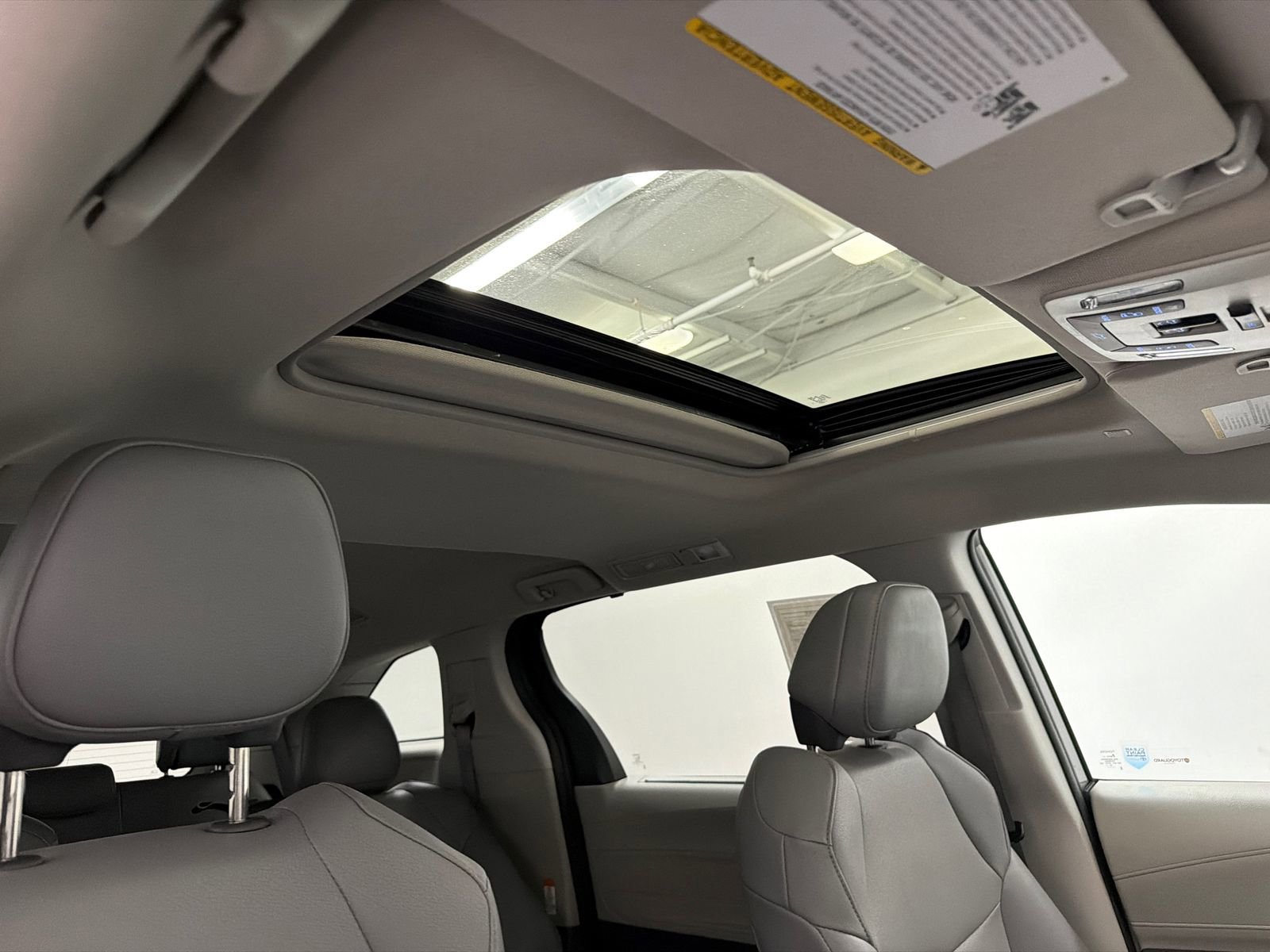 Used 2023 Toyota Sienna XLE FWD image 13