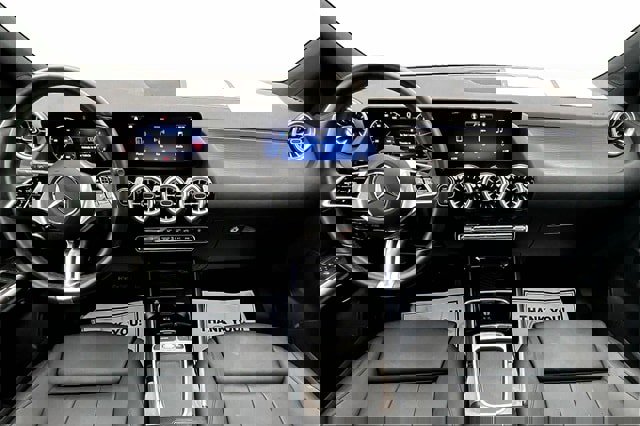 Certified 2025 Mercedes-Benz GLA 250 4MATIC image 11