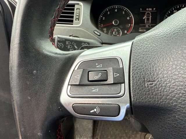 Used 2013 Volkswagen Jetta GLI FWD image 15