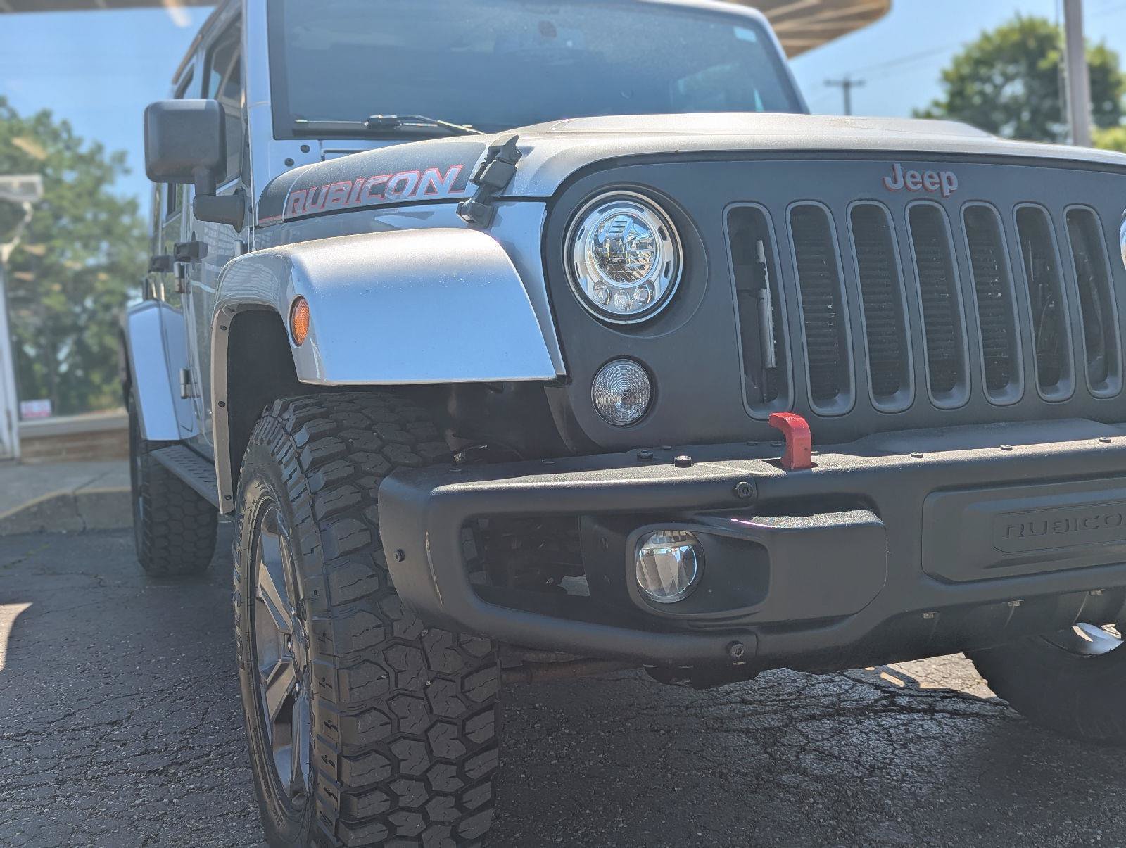 Used 2018 Jeep Wrangler Unlimited Rubicon w/ Max Tow Package AWD/4WD image 9