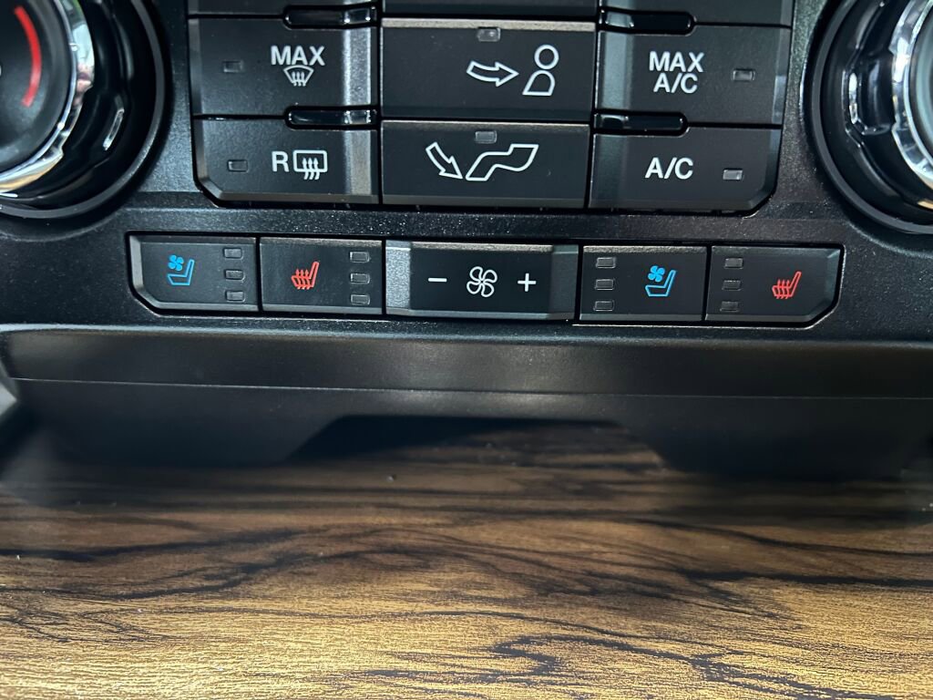 Used 2019 Ford F150 Lariat image 15