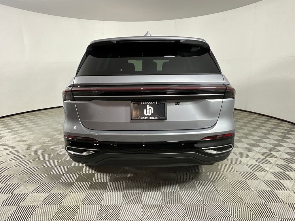 Used 2025 Lincoln Nautilus Premier AWD/4WD image 7