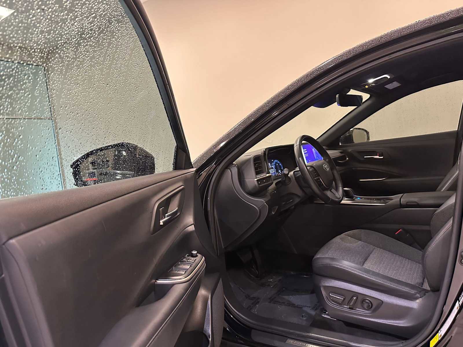 Certified 2023 Toyota Crown XLE image 22