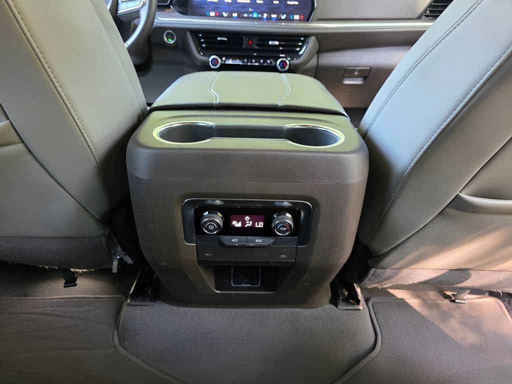 Used 2025 Chevrolet Tahoe LT AWD/4WD image 11
