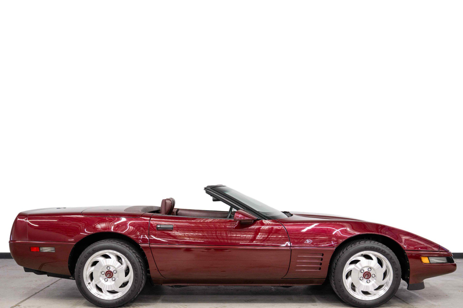 Used 1993 Chevrolet Corvette Convertible RWD image 2