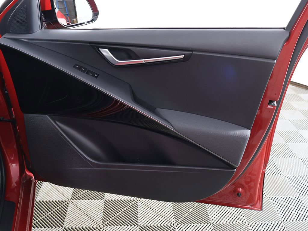 Used 2023 Kia Niro EX Touring image 25