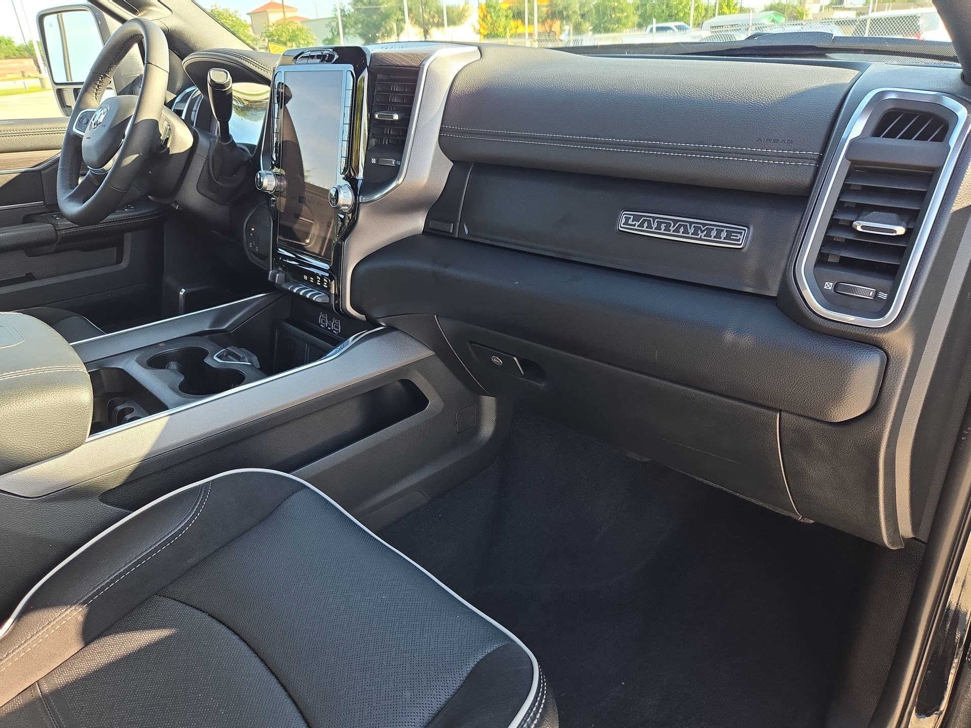 Used 2025 RAM 2500 Laramie AWD/4WD image 33