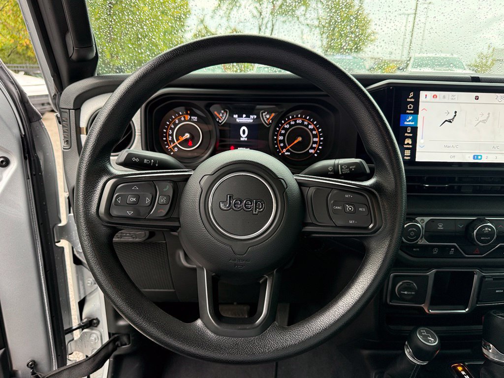 Used 2024 Jeep Gladiator Sport AWD/4WD image 11
