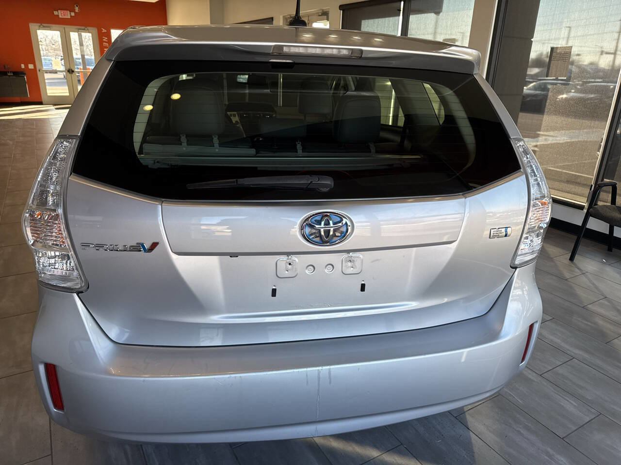 Used 2014 Toyota Prius V Five image 4