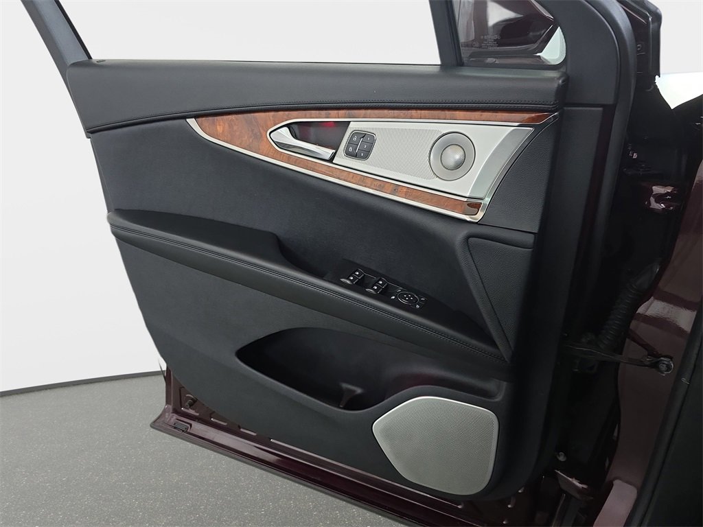 Used 2019 Lincoln Nautilus Reserve w/ Ultimate Package image 29