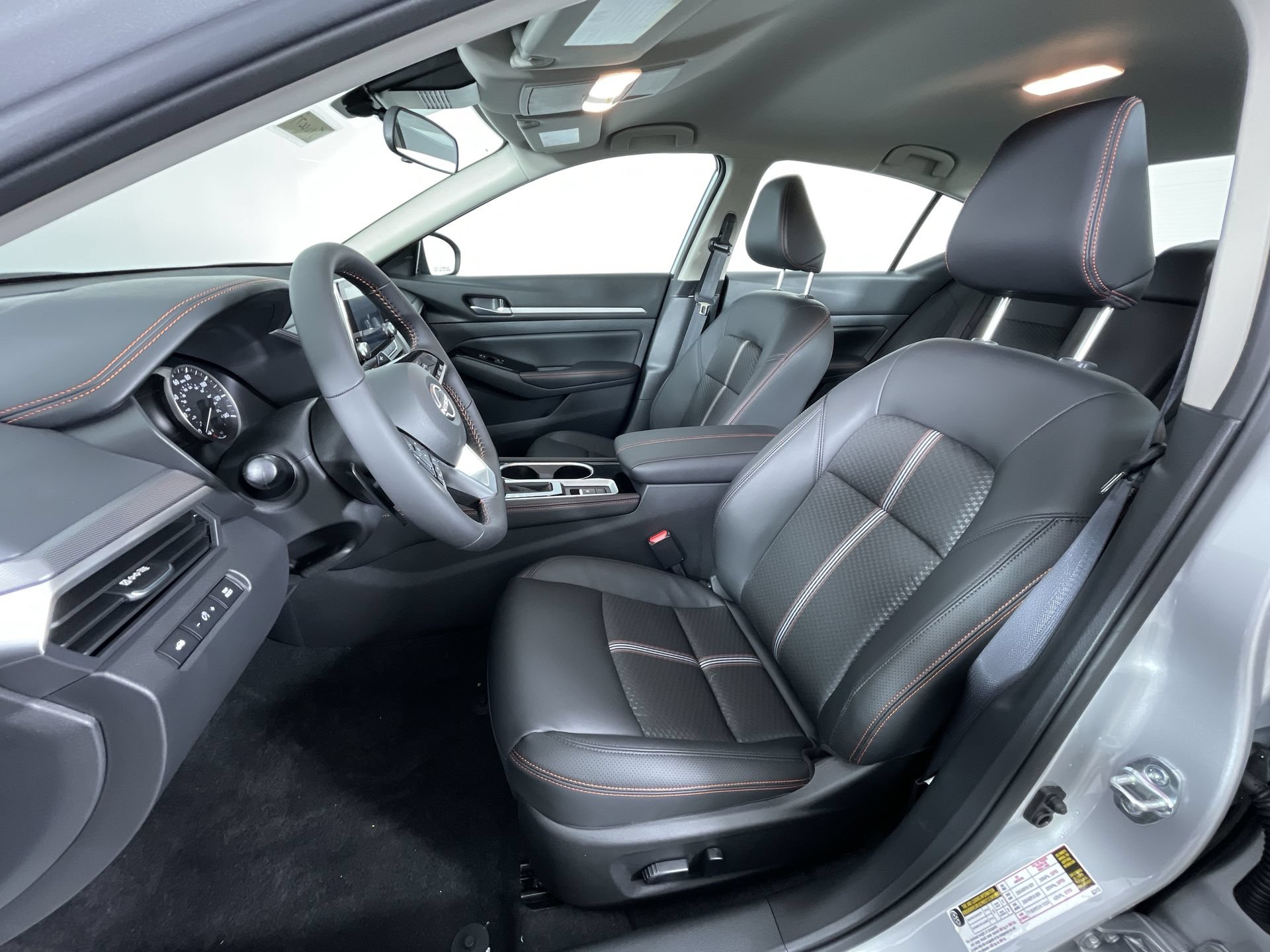 Certified 2025 Nissan Altima 2.5 SR AWD/4WD image 15