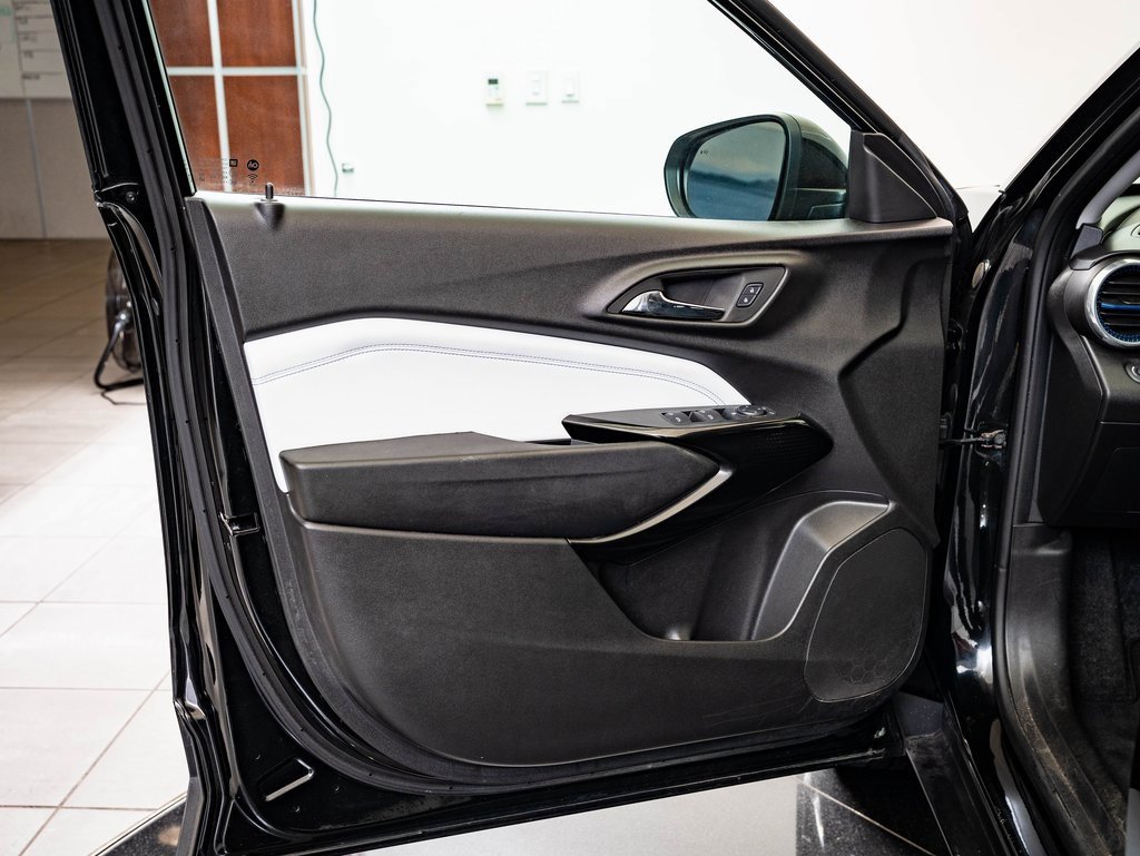 Used 2024 Chevrolet Trax LT w/ Driver Confidence Package image 21