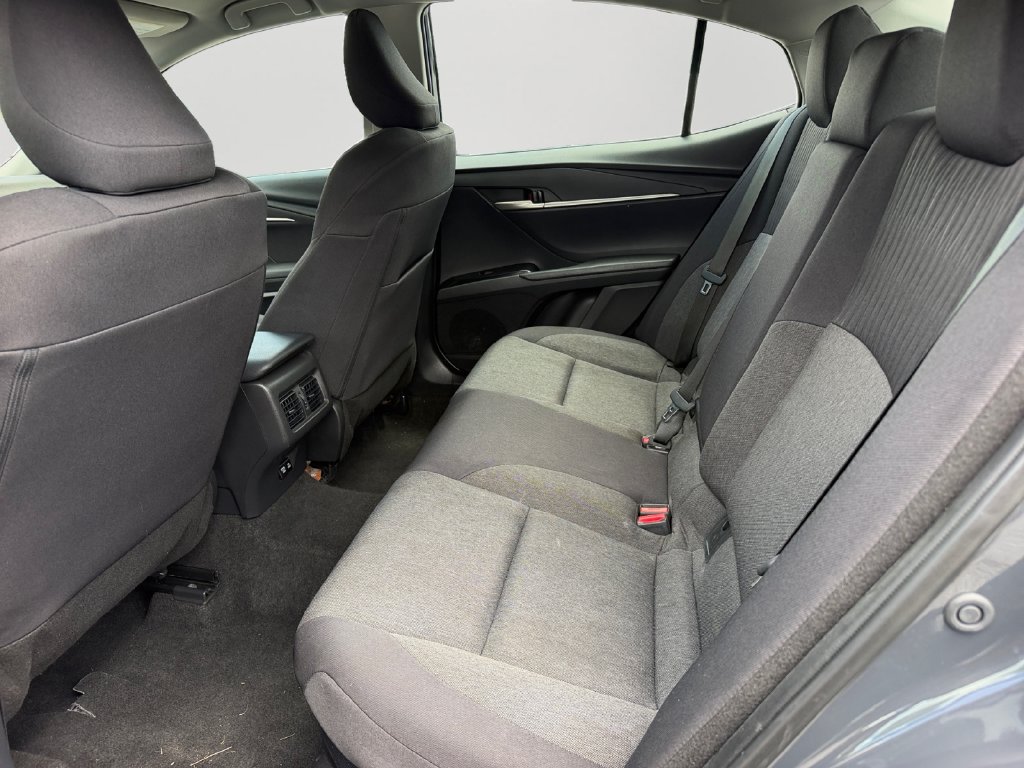 Used 2025 Toyota Camry LE FWD image 12