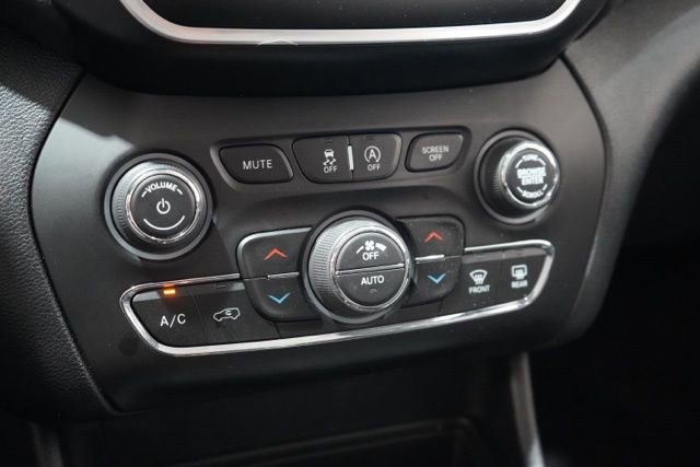 Used 2022 Jeep Cherokee Latitude Lux image 29