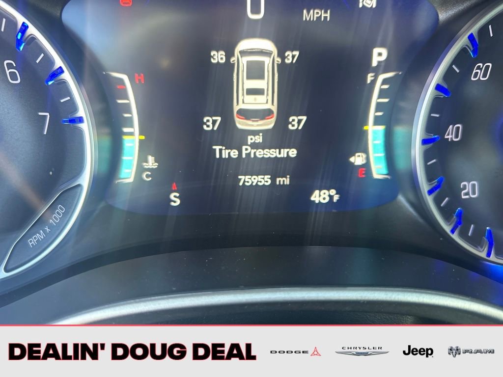 Used 2024 Chrysler Pacifica Touring-L image 16