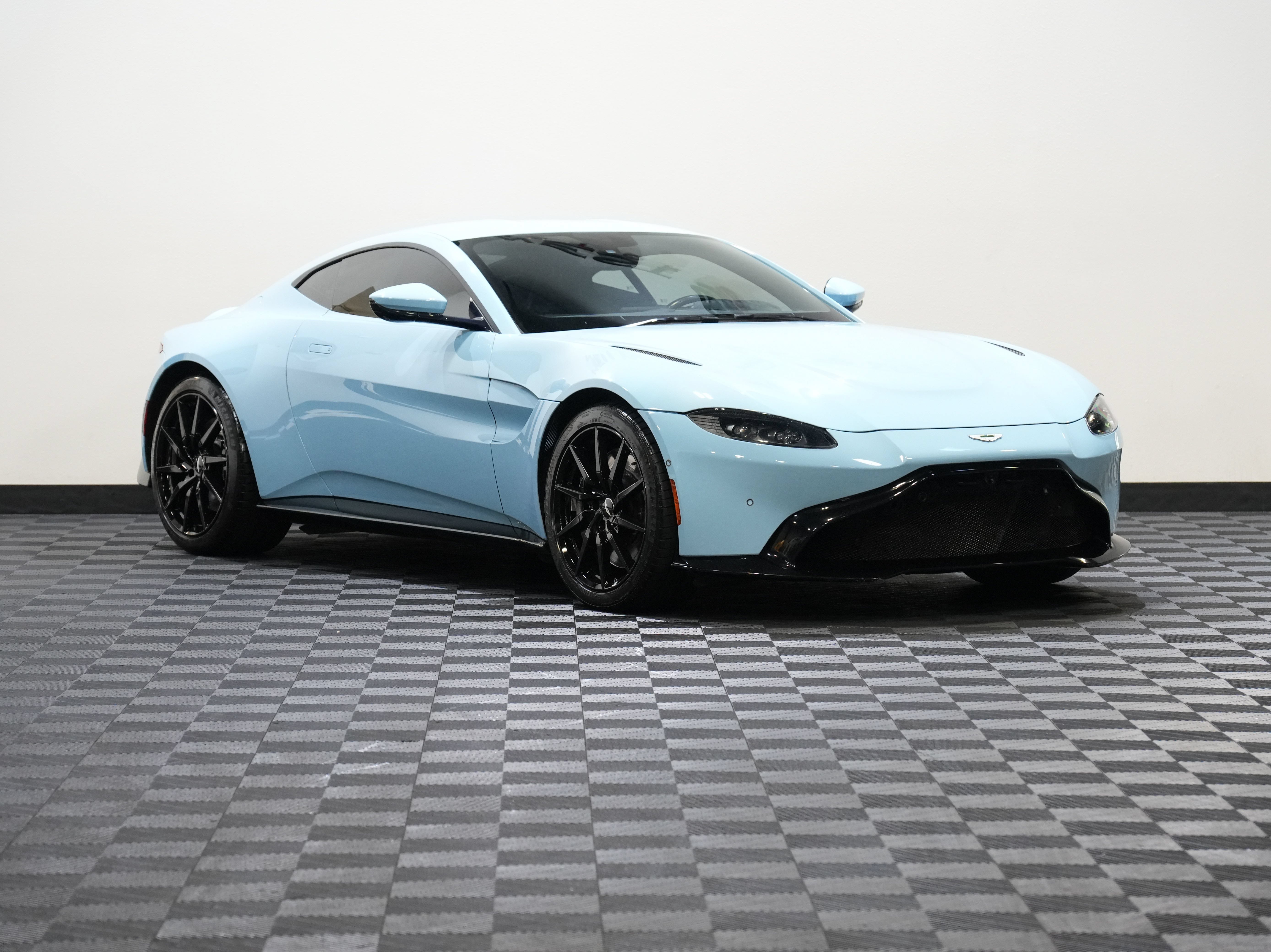 Used 2020 Aston Martin V8 Vantage Coupe RWD image 5
