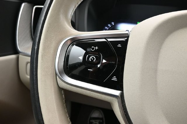 Used 2023 Volvo XC60 B5 Plus w/ Climate Package AWD/4WD image 25