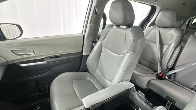 Used 2024 Toyota Sienna XLE image 13