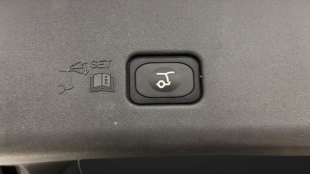 Used 2025 Lincoln Nautilus Premier w/ Equipment Group 102A AWD/4WD image 32