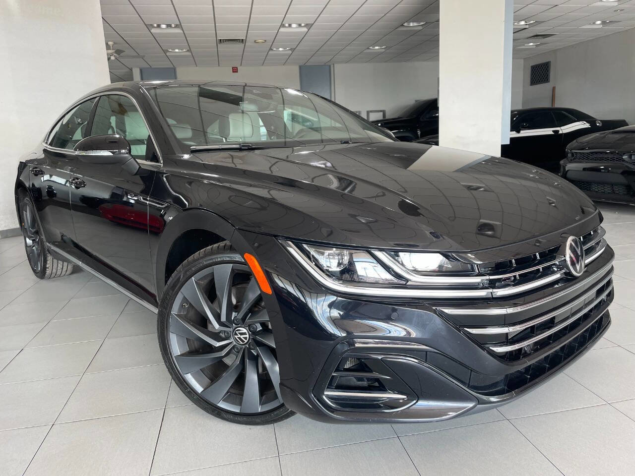 Used 2023 Volkswagen Arteon SEL image 1
