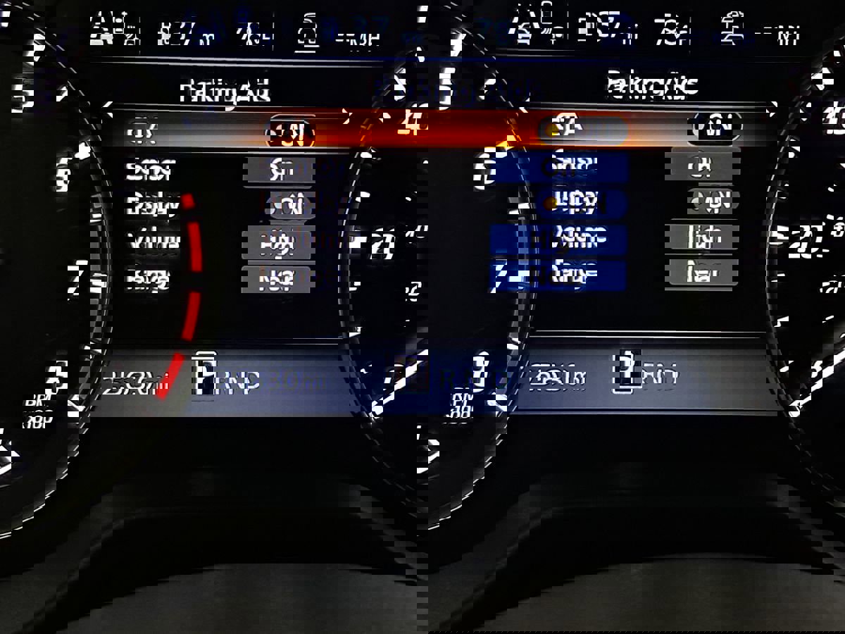 Used 2023 Nissan Titan SV image 14