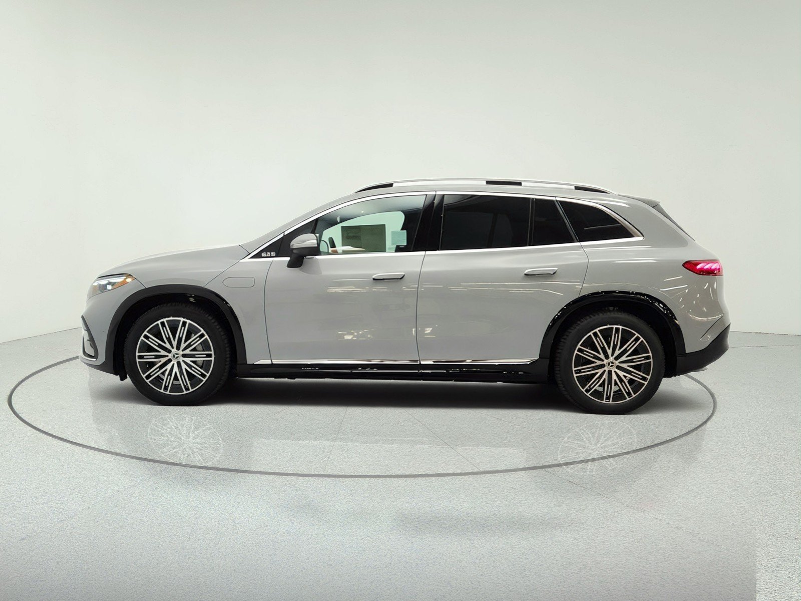 New 2026 Mercedes-Benz EQS 550 4MATIC SUV image 8