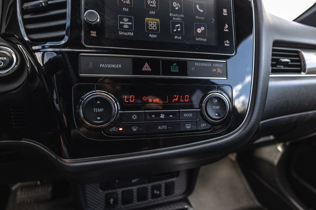 Used 2019 Mitsubishi Outlander SEL image 15