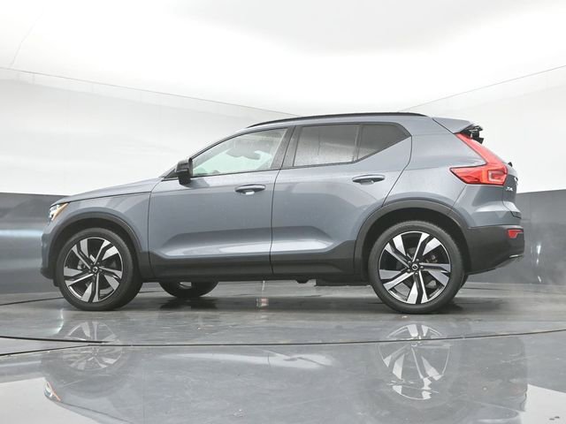 Used 2023 Volvo XC40 B5 Plus w/ Protection Package Premier image 38