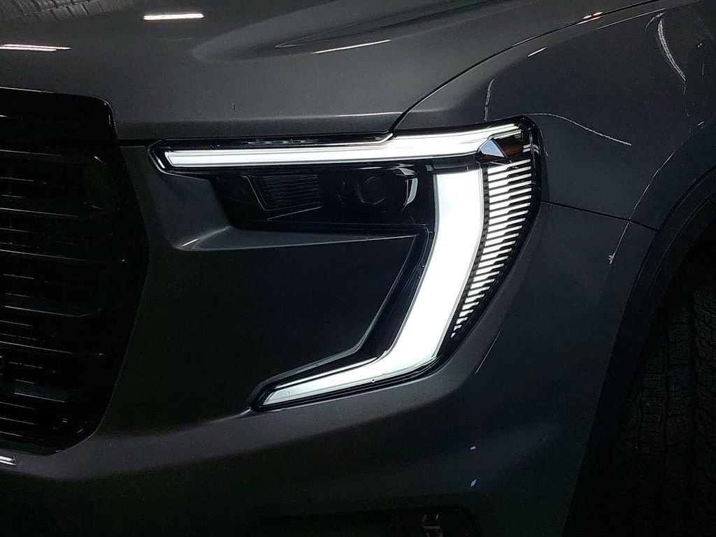 New 2025 GMC Acadia AT4 w/ LPO, Floor Liner Package AWD/4WD image 35