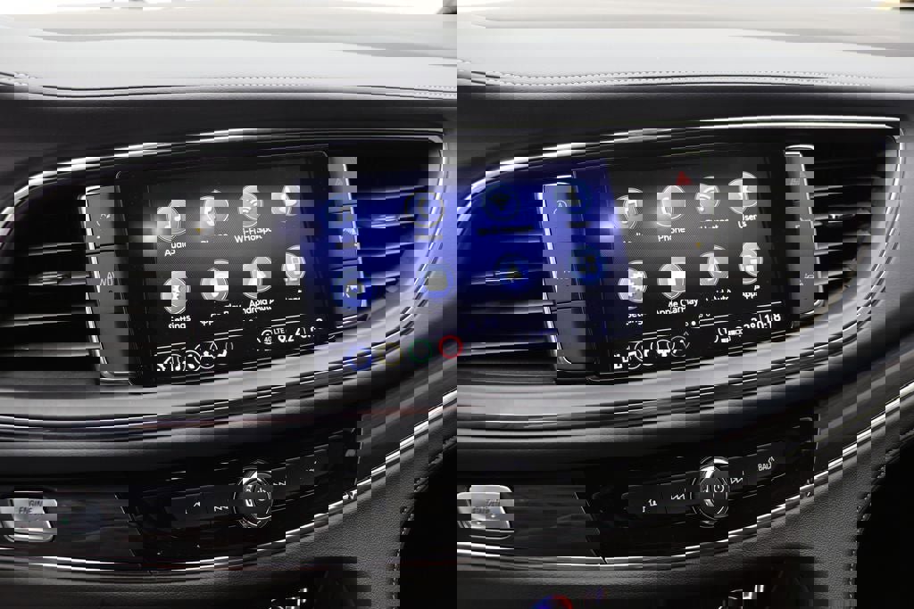 Used 2023 Buick Enclave Essence image 22