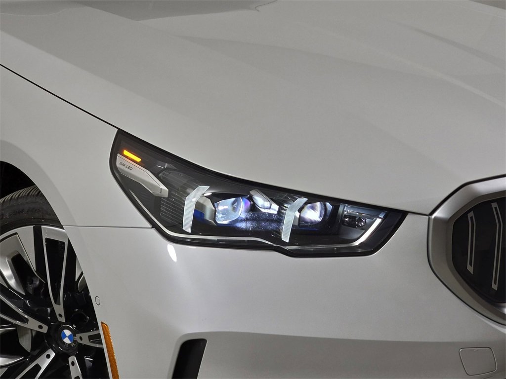 Used 2026 BMW 530i xDrive w/ Premium Package image 36