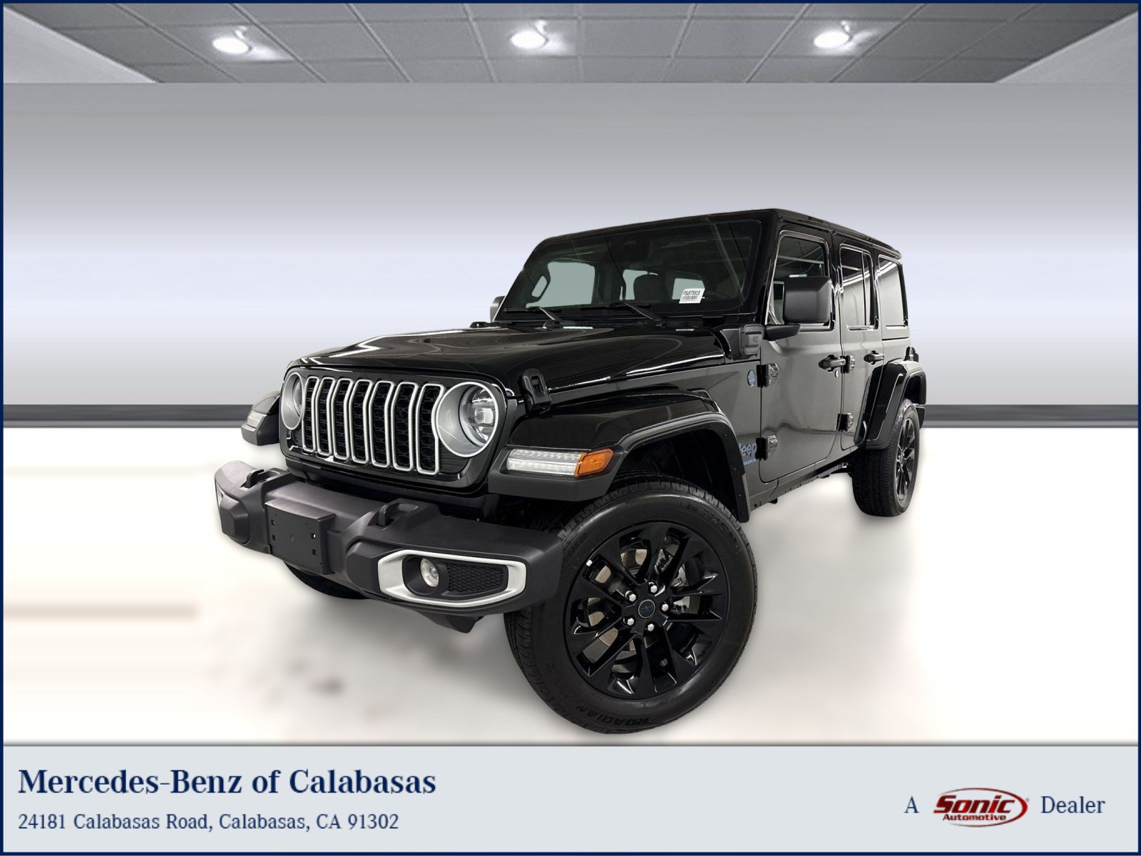 Used 2025 Jeep Wrangler Unlimited Sahara w/ Safety Group AWD/4WD image 1