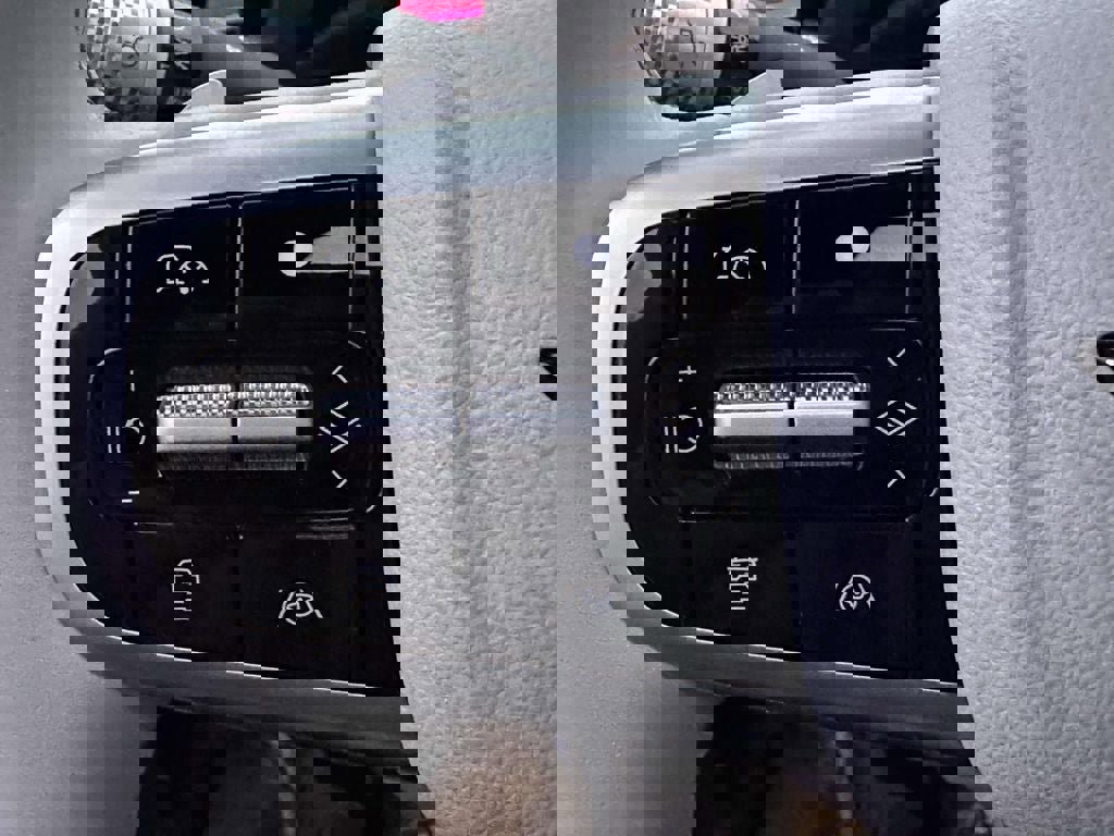 Used 2026 Genesis GV70 2.5T Advanced image 23