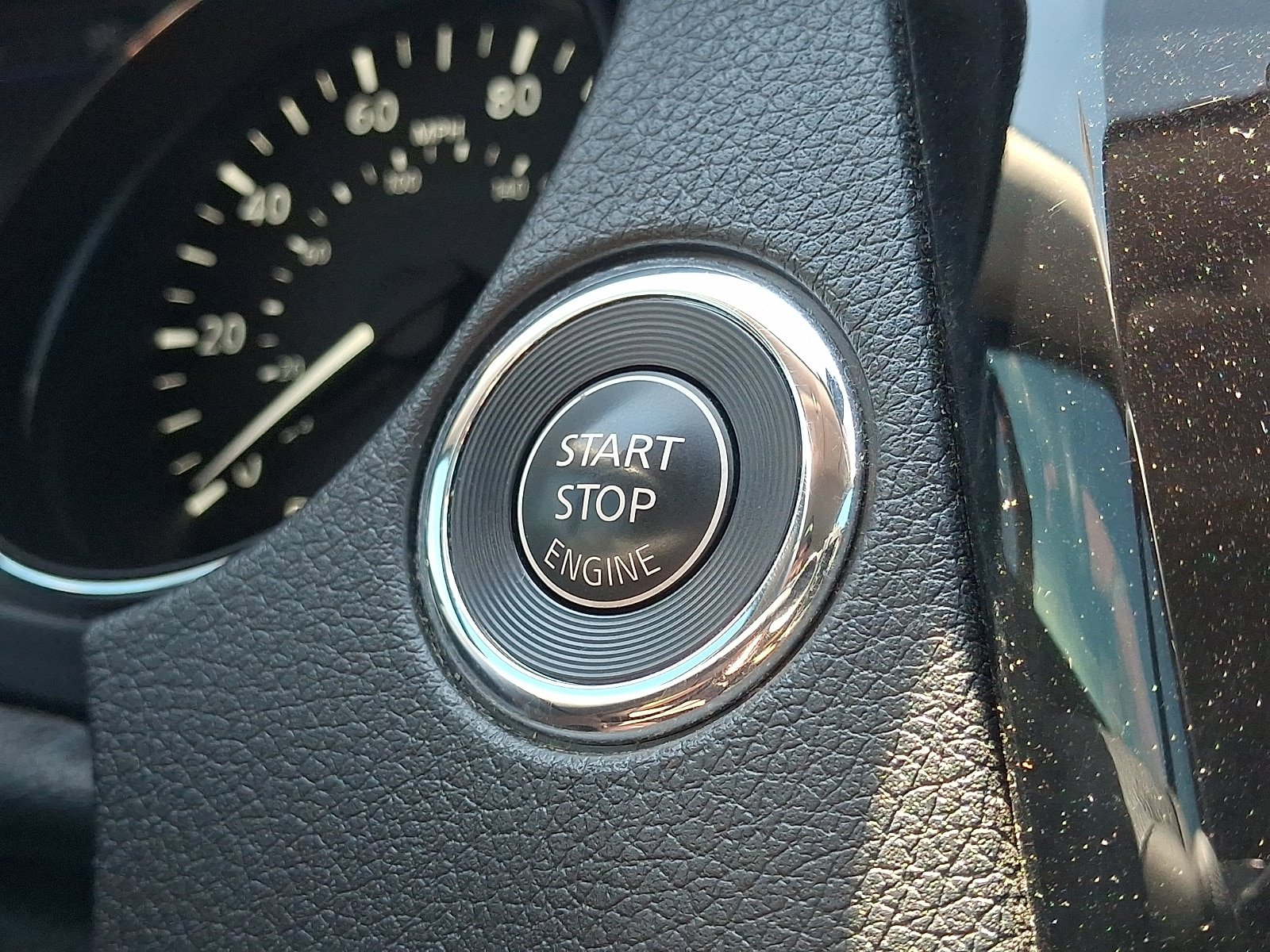 Used 2020 Nissan Rogue SV AWD/4WD image 24