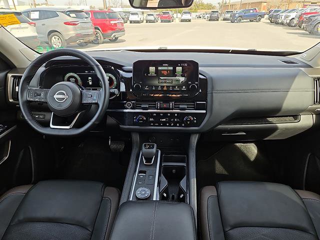 Used 2024 Nissan Pathfinder Platinum w/ Cargo Package image 10