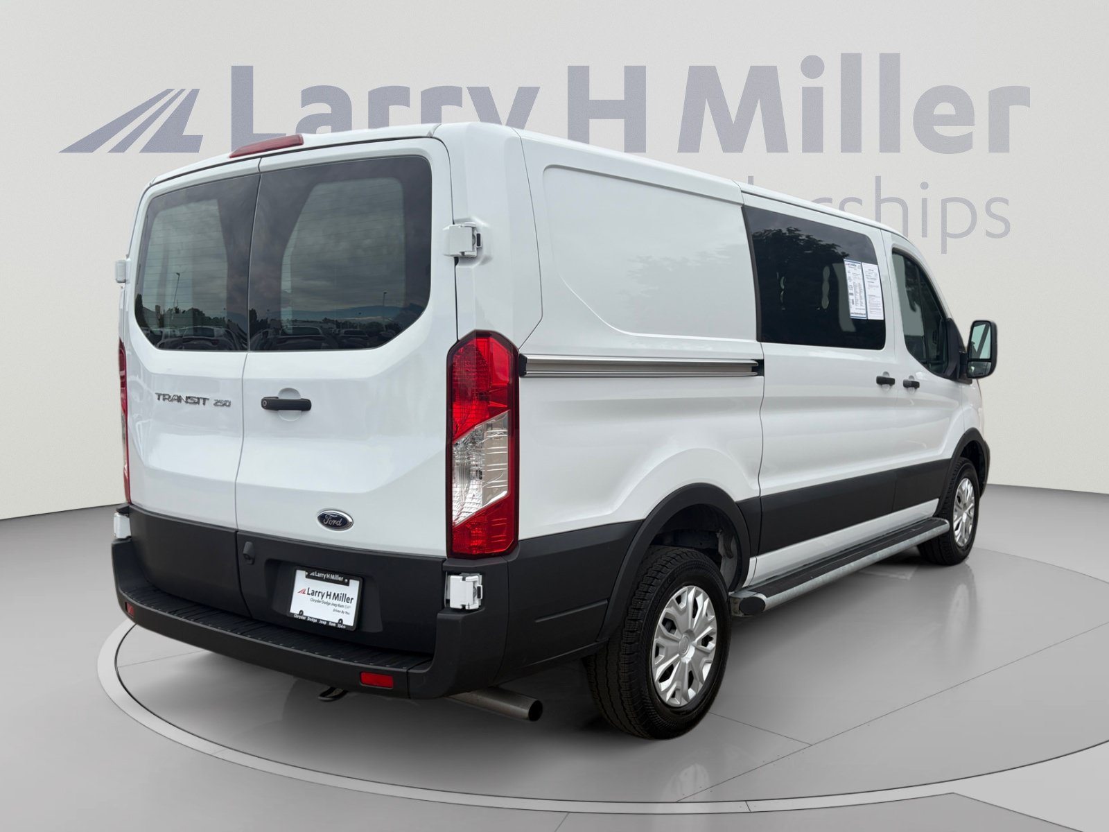 Used 2025 Ford Transit 250 Low Roof w/ Exterior Upgrade Package RWD image 6