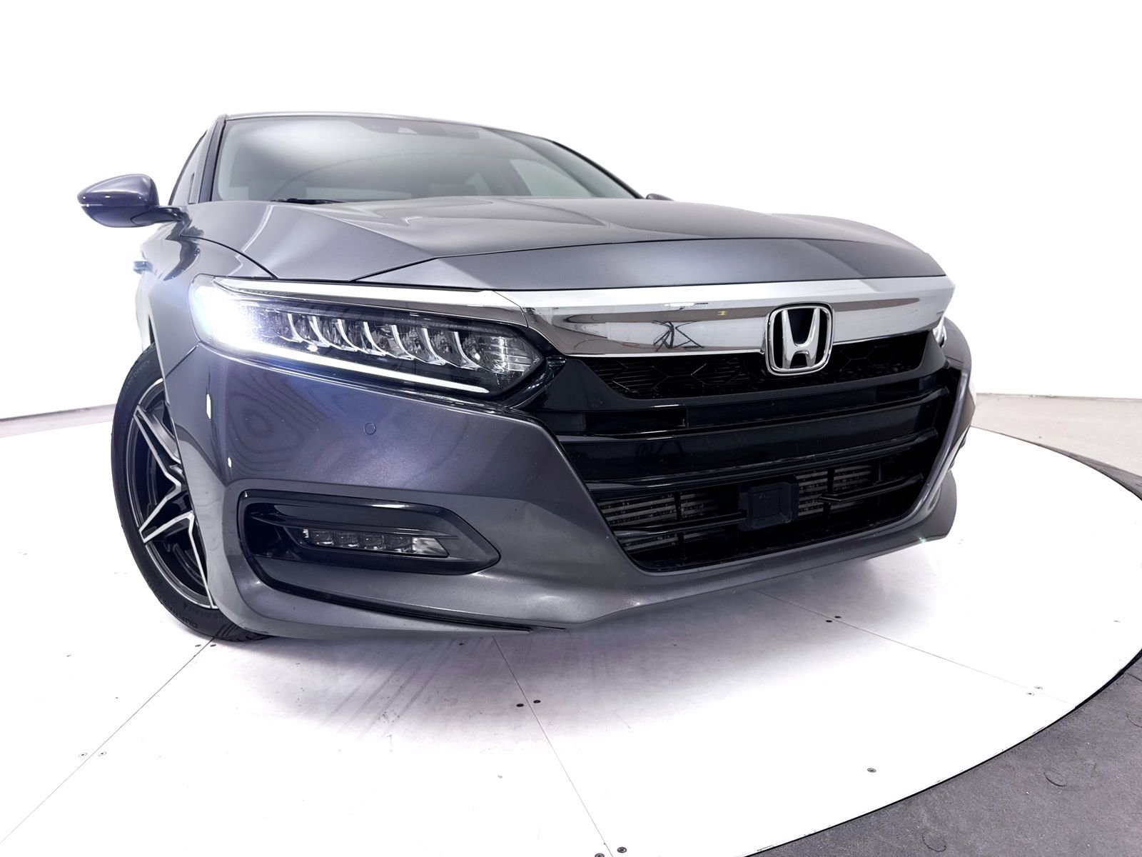 Used 2019 Honda Accord Touring image 6