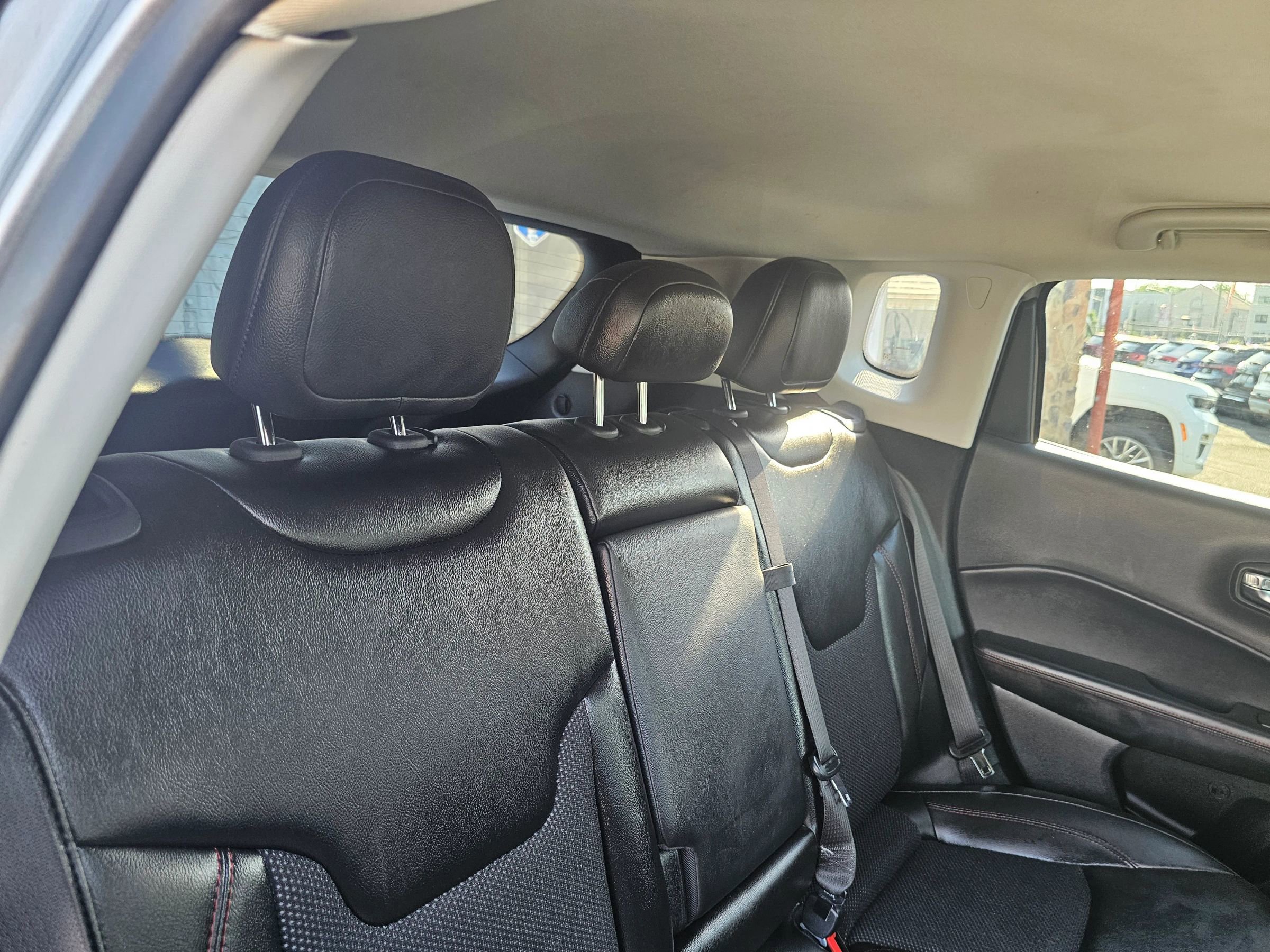 Used 2020 Jeep Compass Trailhawk AWD/4WD image 13