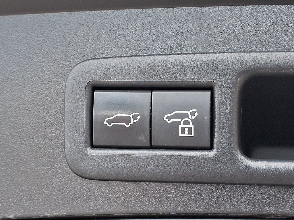 Used 2023 Lexus UX 250h AWD w/ Accessory Package (Z2) image 29